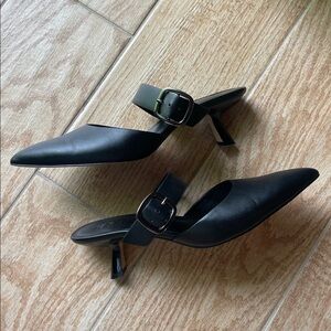 Chic Black Women's Heels with Strap